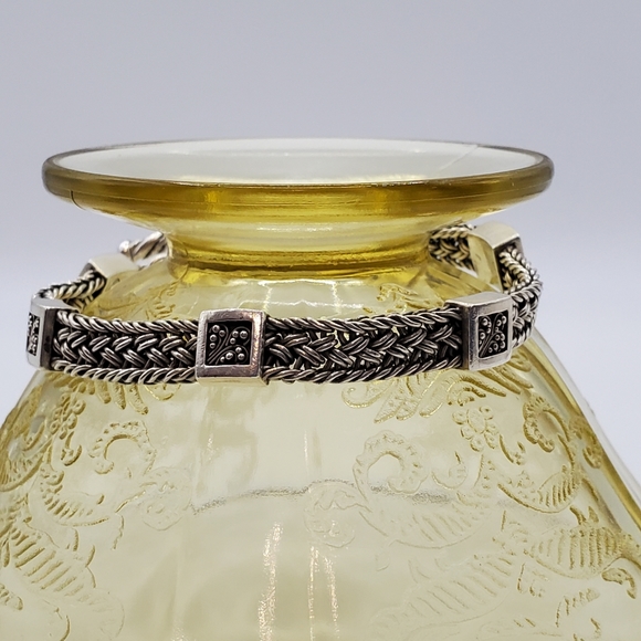 Lois Hill Bracelet - Picture 12 of 16